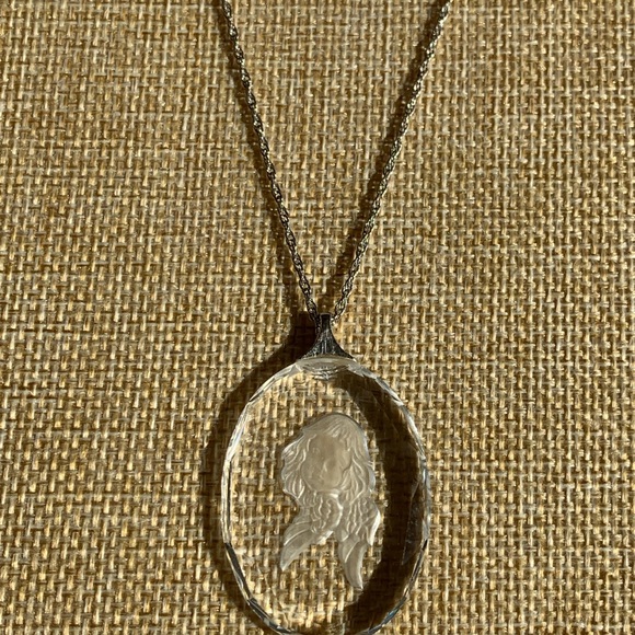 House of Goebel Adoring Angel Austrian crystal pendant, limited edition - Picture 4 of 5